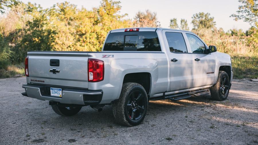 Chevrolet Silverado 1500 Redline Crew Cab 2017 года  (фото 5 из 26)